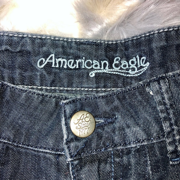 American Eagle Denim Jean Shorts w/ Pocket Detail - Picture 2 of 5